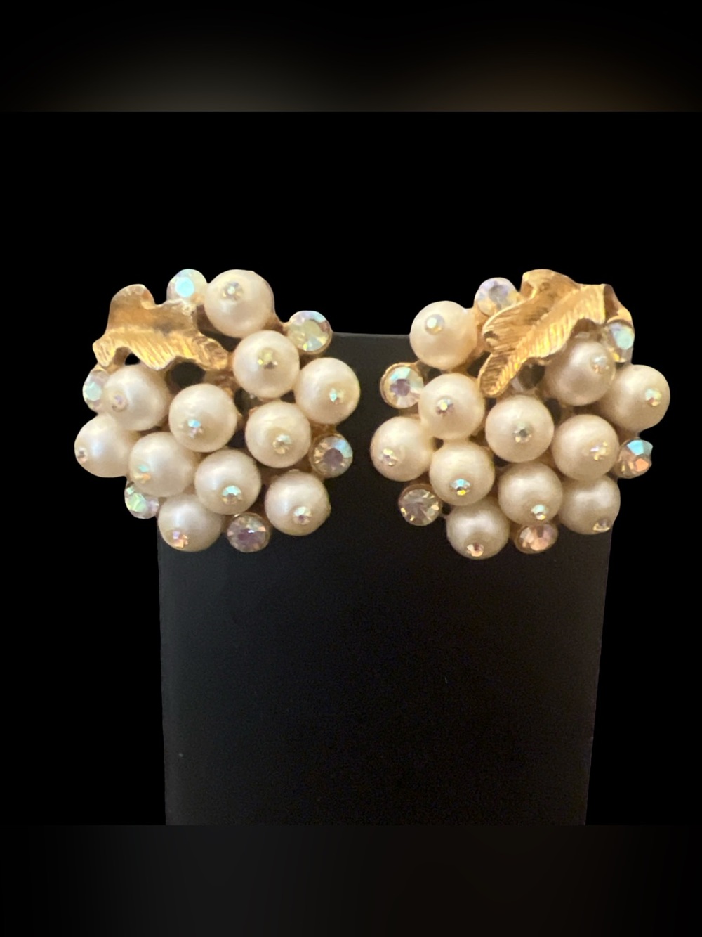 Vtg B.S.K. Faux Pearl Aurora Borealis Rhinestone Gold Tone Leaves Clip Earrings